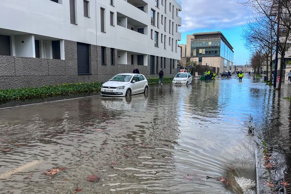 La ville de Bordeaux est intégrée à Plan de prévention des risques inondations pour maîtriser l'urbanisation en zone inondable.