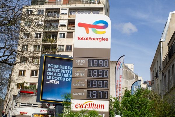 Les prix de l'essence dépassent parfois les 2 euros le litre dans la capitale.