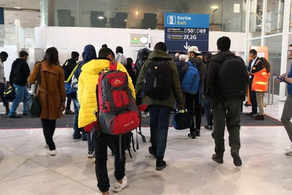 Des réfugiés recueillis par le navire humanitaire Aquarius sont arrivés en France mardi 9 octobre 2018