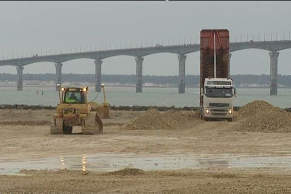 Le centre de traitement des déchets sera installé au pied du pont de l'Île de Ré.