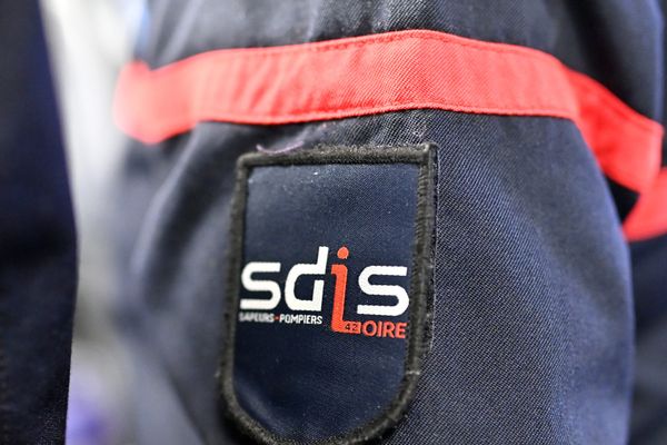 Selon le réglement intérieur du SDIS 42, les pompiers doivent être rasés pour pouvoir partir en intervention.