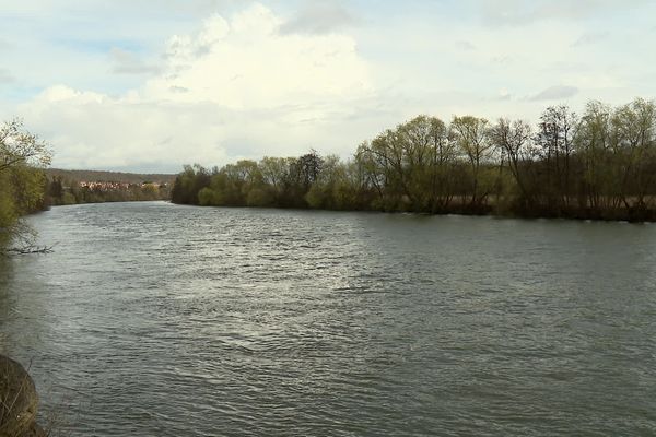 Selon les dernières analyses de Générations Futures, la concentration totale en PFAS mesurée en janvier 2024 est 3,6 fois plus élevée que celle mesurée en avril 2023 au même endroit de la rivière Oise.