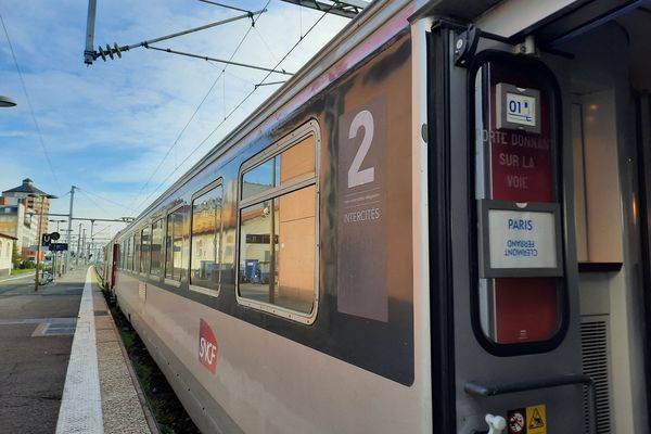 La circulation des trains interrompue entre Paris et Toulouse à la suite d'un accident de personne, ce 28 novembre 2024.