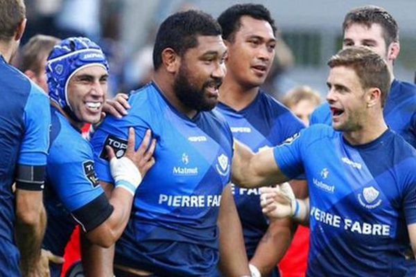 Au centre, le géant Paea Fa'anunu à Castres