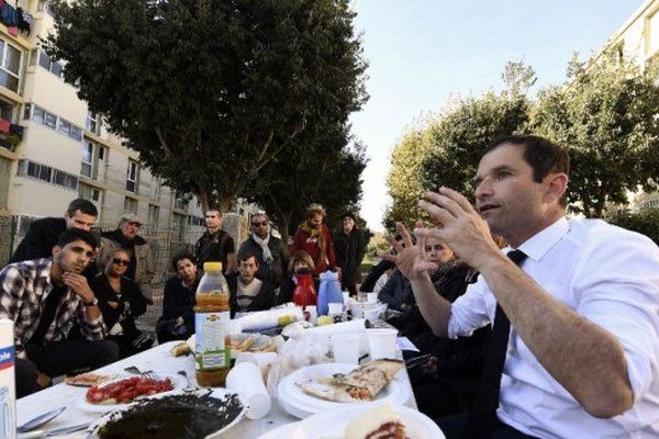 Le député socialiste, Benoît Hamon, candidat à la primaire socialiste, en visite à Marseille