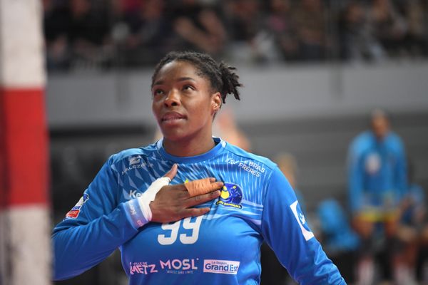 Hatadou Sako la gardienne de Metz a largement contribué à la victoire de son équipe en quarts de finale aller de la Ligue des Champions 2024 face au CSM Bucarest.