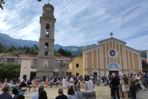 Le dernier numéro de "Per sti lochi" aura pour cadre le village de Casamaccioli, théâtre de la Santa di u Niolu.