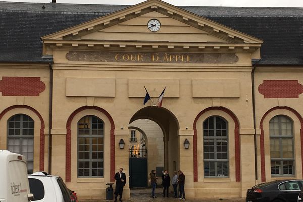 La cour d'appel de Versailles.