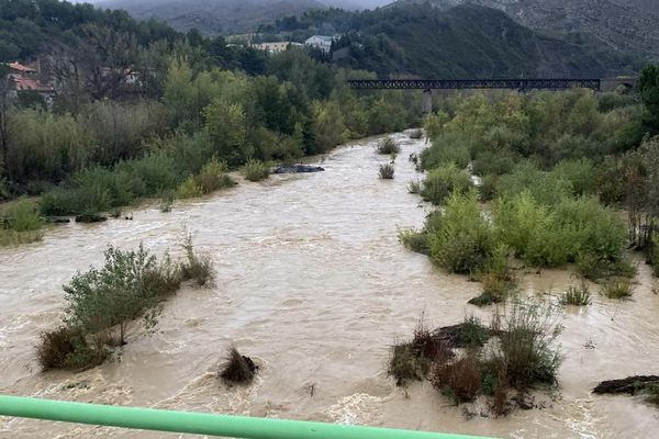 L'Agly depuis Cases-de-Pène dans les Pyrénées-Orientales à nouveau en eau - 28 octobre 2024.