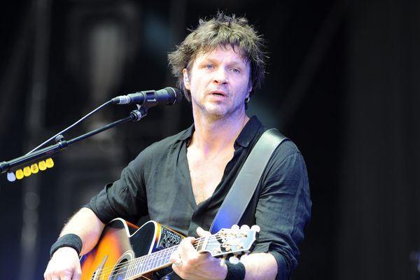 Bertrand Cantat en concert aux Vieilles Charrues le 19 juillet 2014. 