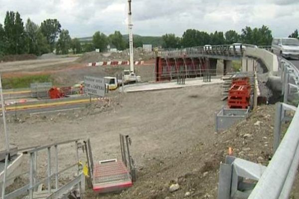 En pleine période de vacances, les usagers de l'A71 doivent se renseigner s'ils veulent voyager la nuit jusqu'au 31 juillet, à hauteur de Clermont-Ferrand, où d'importants travaux sont en cours sur l'A71.