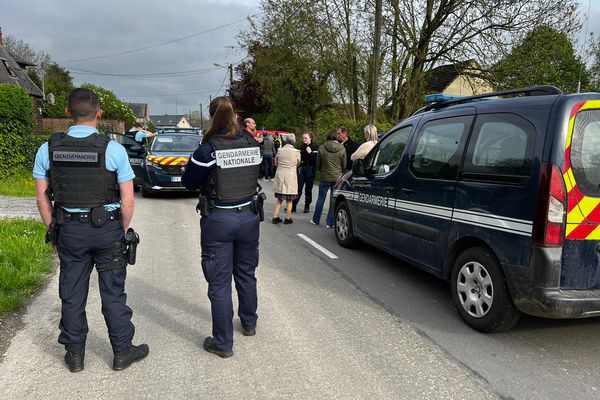 Un forcené est retranché chez lui à Puisieux-et-Clanlieu dans l’Aisne. Le village est entièrement bouclé.