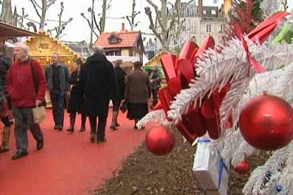 Pendant trois semaines, des milliers de visiteurs ont déambulé dans le village de Noël, place de la République.