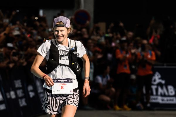 Katie Schide a remporté l'UTMB 2022 en 23 heures et 15 minutes.