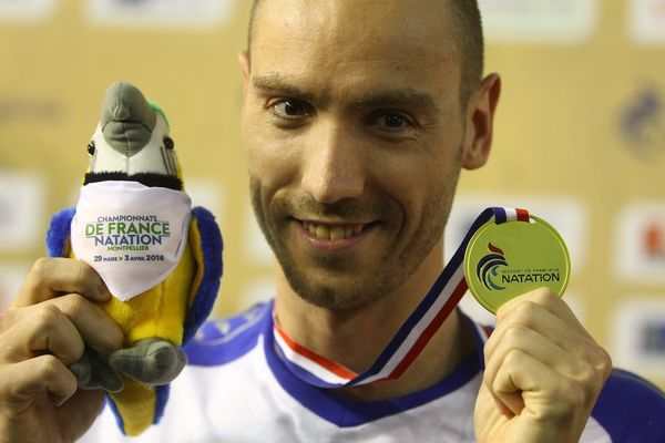 Jeremy Stravius le 1er avril après sa victoire aux 100m nage libre. 