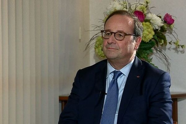 14/11/2018 - Visite de François Hollande en Corse, entretien avec l'ancien président de la République