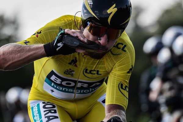 Le Slovaque Peter Sagan, en jaune lors du contre-la-montre autour de Cholet