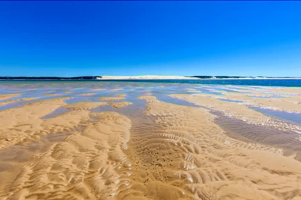 Les grandes marées dévoilent une plaine de sable et d'eau qui inspire le photographe Frédéric Ruault 