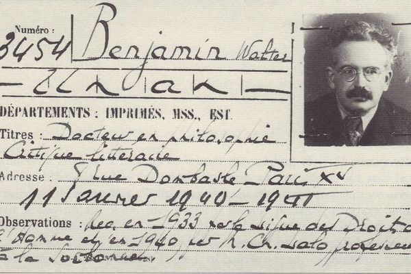 Le laisser-passer attribué au Docteur en philosophie Walter Benjamin en 1940 - Pour le 80ème anniversaire de sa mort cette année, une polémique sur fond de politique.