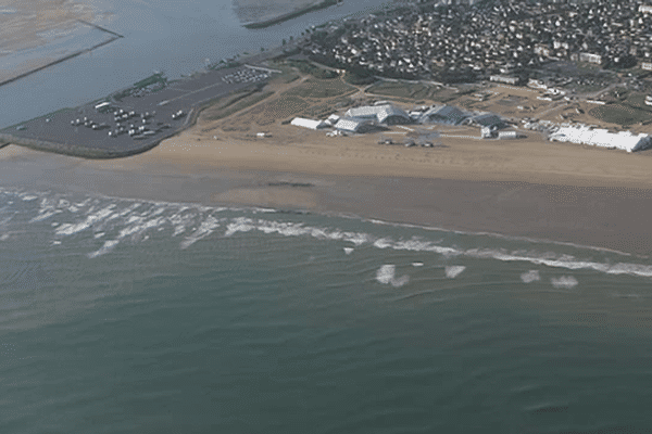 Image aérienne de Ouistreham prise à bord d'un Cesna de la Police nationale