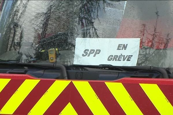 Des milliers de pompiers sont venus à Paris pour participer à la manifestation organisée à l’appel de syndicats de la profession le 15 octobre. 