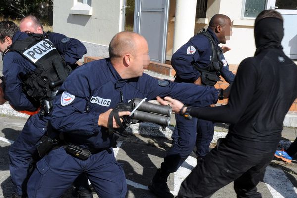 Exercice émeutes urbaines en mode quasi-réel