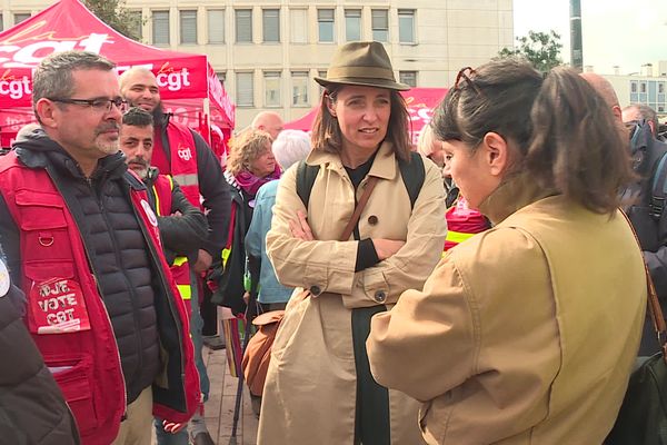 Sophie Binet, la secrétaire générale de la CGT aux côtés du secrétaire de l'UD CGT du Loiret, Pascal Sudre.