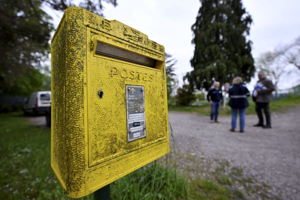 Une coupe budgétaire de 50 millions d’euros pour les services postaux dans territoires a été annoncée lors du congrès de l’association des maires ruraux de France