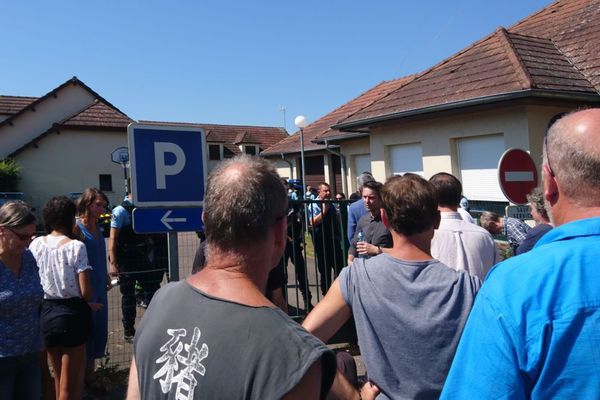 Un comité de soutien se bat pour empêcher l'expulsion d'une famille kosovarde installée à Nolay, en Côte-d'Or.