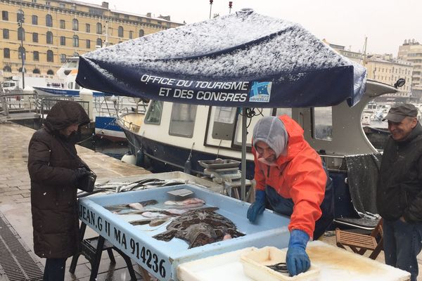 Il neige sur le Vieux Port de Marseille