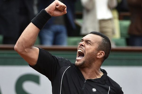 Tsonga (ici après sa victoire face à Berdych) affronte Nishikori en 1/4 de finale de Roland-Garros