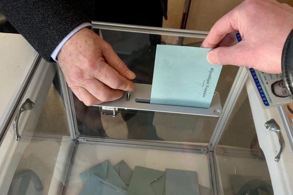 A Riom, dans le Puy-de-Dôme, les résultats du premier tour de l'élection présidentielle seront connus dès 20 heures ce dimanche 10 avril.