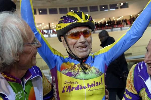 Robert Marchand en janvier 2014 au vélodrome de Saint-Quentin-en-Yvelines