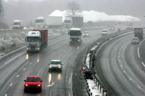 18 départements sont placés en vigilance orange neige-verglas dont la région parisienne.