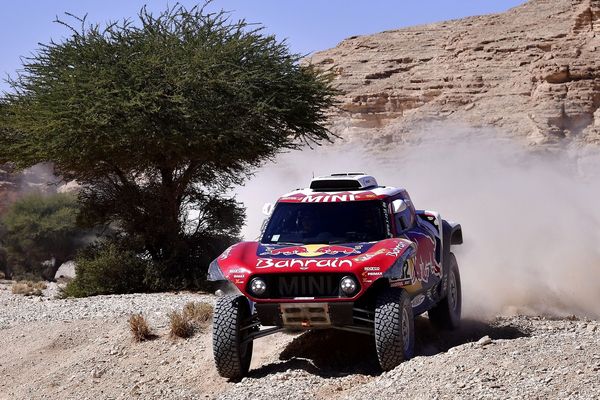 Le Vésulien Stéphane Peterhansel au volant de sa Mini.