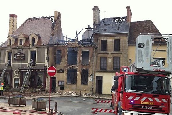 L'hôtel "Au Normandy" détruit par un incendie, le 22 mai 2013