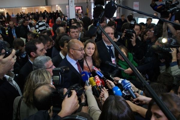 Harlem Désir à son arrivée devant la presse