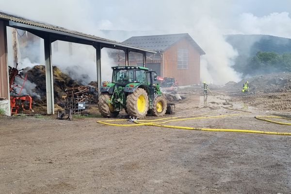 A 10 heures, le foin était encore enflammé.