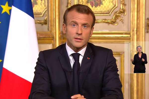 Capture d'écran prise lors de l'hommage rendu par Emmanuel Macron à Jacques Chirac sur TF1 jeudi dernier