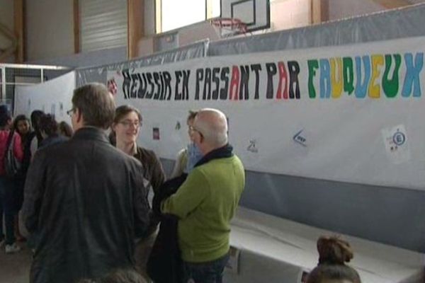 Premier forum des métiers organisé par le collège Charles-Fauqueux 