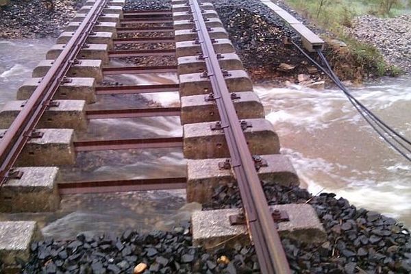 La ligne SNCF entre Nîmes et Alès après les inondations - octobre 2014.