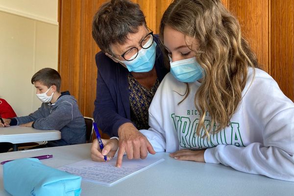 Les collégiens quimpérois bénéficient de l'aide des bénévoles de l'association T'es Cap pour ce stage de remise à niveau