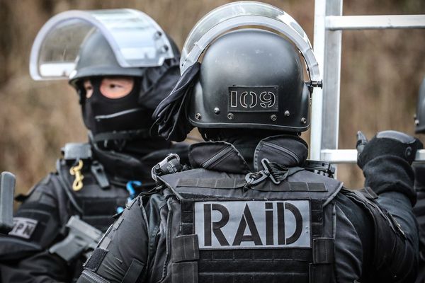 Des policiers du Raid sont intervenus en appui lors de l'interpellation à Monnaie, en Indre-et-Loire