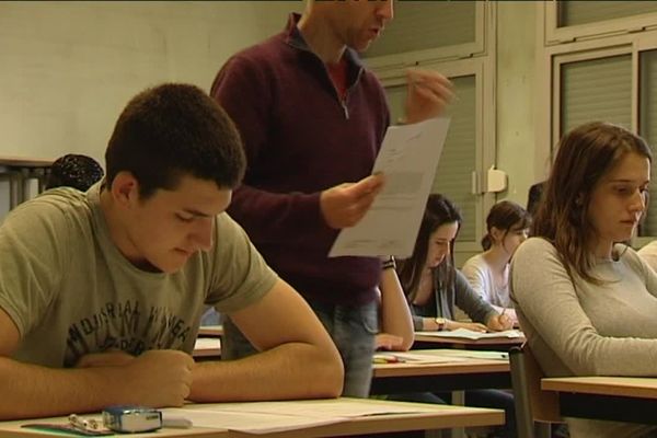 Des candidats à l'épreuve de philosophie, le 15 juin 2016.