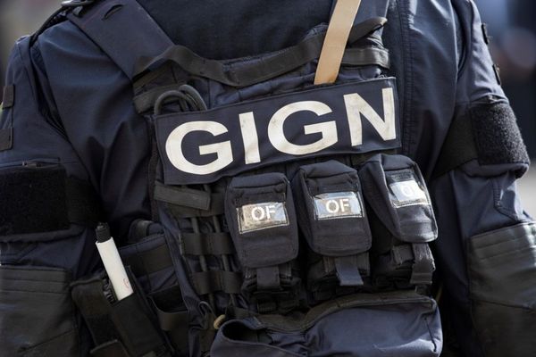 Un homme menaçant, retranché chez lui à Lucenay (Rhône), a été appréhendé avec le renfort du GIGN, vendredi 3 janvier au soir.