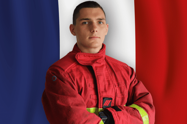 Dorian Damelincourt, le jeune pompier de 24 ans décédé dans un incendie à Saint-Denis (Seine-Saint-Denis), était engagé auprès des sapeurs-pompiers de Paris depuis 2019.