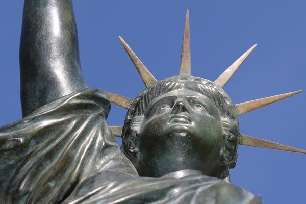 Réplique de la statue de la liberté à Nice. 