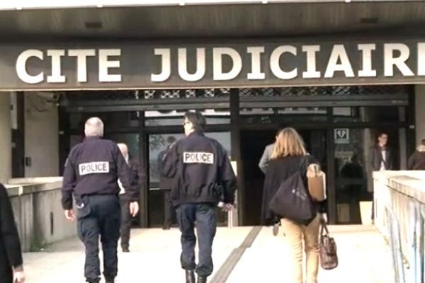 L'entrée de la CIté Judiciaire de Rennes