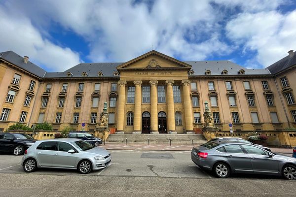 Le tribunal de Sarreguemines a ouvert une enquête pour déterminer dans quelles circonstances les coups de couteaux ont été portés dans la soirée du 23 octobre.