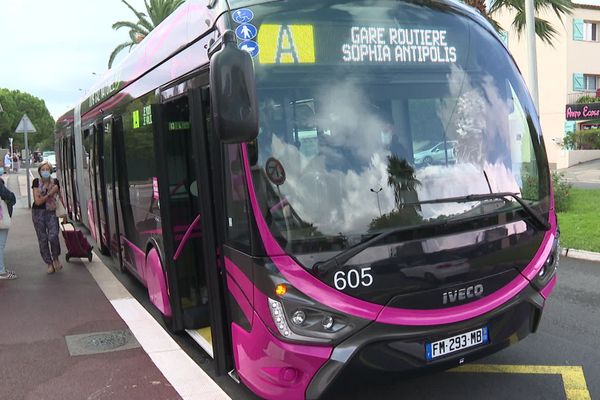 Depuis le confinement, le réseau Envibus a suspendu plusieurs lignes de transports, faute de fréquentation.